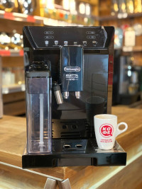 Кофемашина DeLonghi ECAM 46.860- выставочный образец